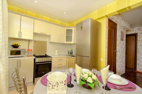 Apartments Chetaeva 36