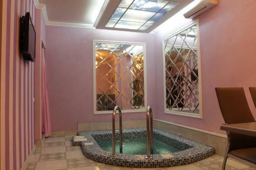 Aviator Hotel