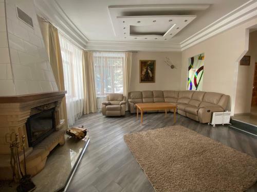 Hotel Krestovaya Pad