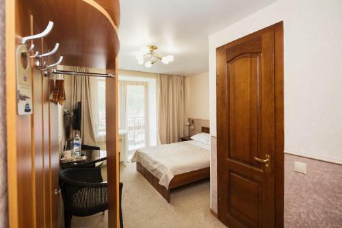 Hotel Krestovaya Pad