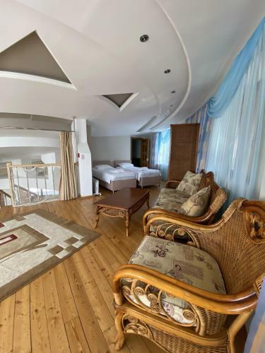 Hotel Krestovaya Pad