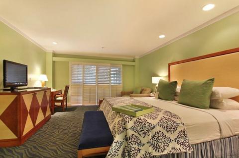 The Naples Beach Hotel & Golf Club