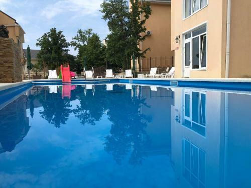 Yug Alliance Hotel