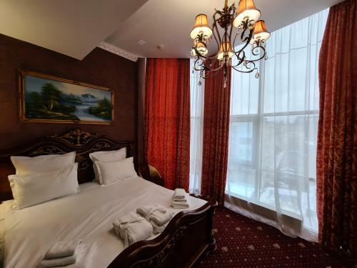 Golden Hotel
