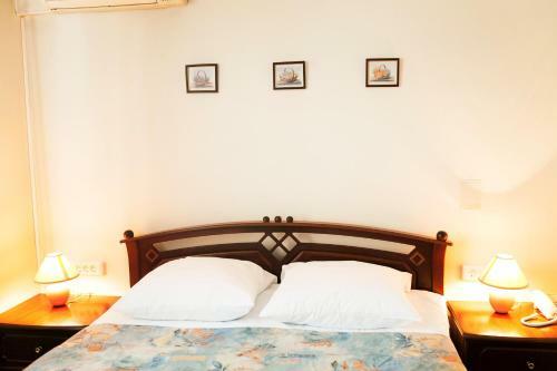 Hotel Equator Lite