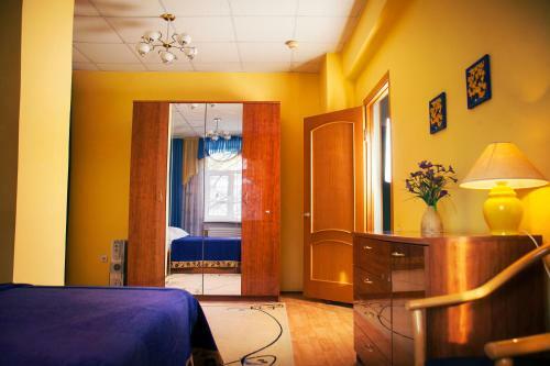 Hotel Equator Lite