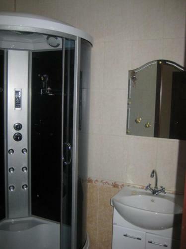 Hostal Guesthouse On Stroiteley 23
