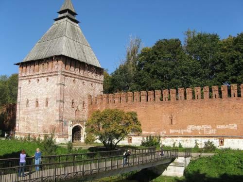 Apartment Near Lopatinsky Garden, Center