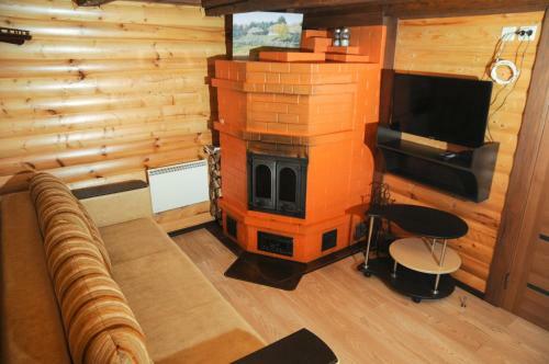 Hostal Holiday Home Tihotut