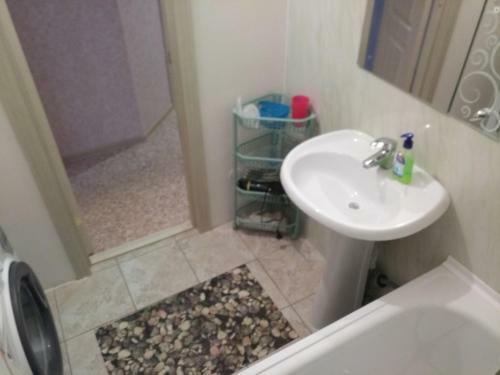 Apartment On Zhiloy Massiv Olimpiyskiy 10