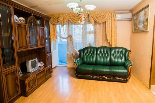 Apartment On Druzhby 105