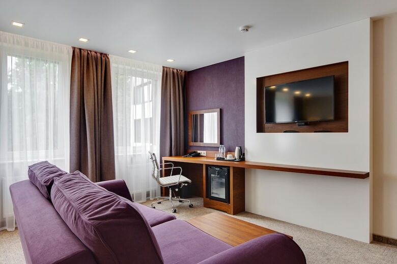 G9 Hotel