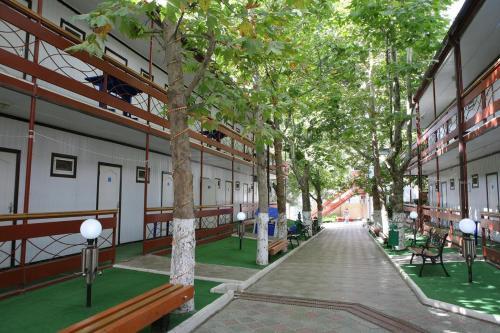 Hotel Shirokaya Baza Otdykha