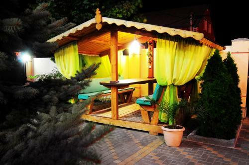 Hostal Valentin Guesthouse