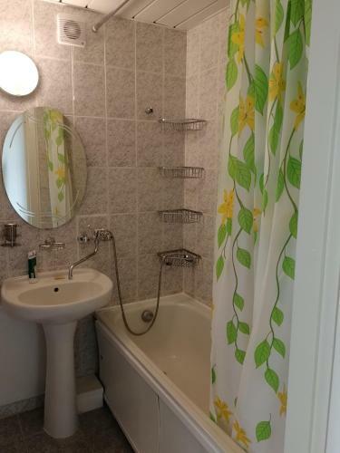 Apartment On Surgutskoe Shosse 9