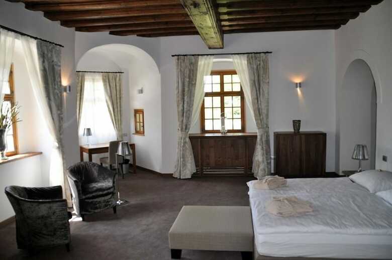 Lambergh Chateau & Hotel