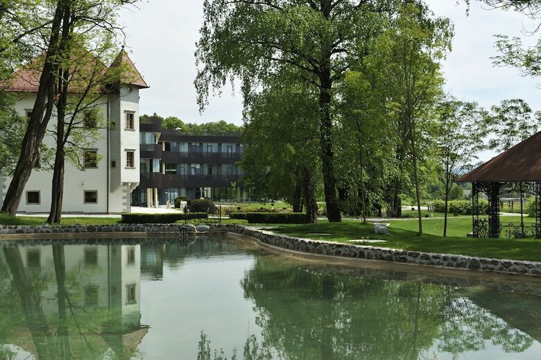 Lambergh Chateau & Hotel