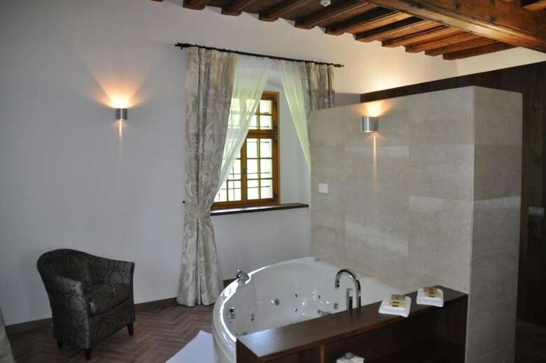 Lambergh Chateau & Hotel