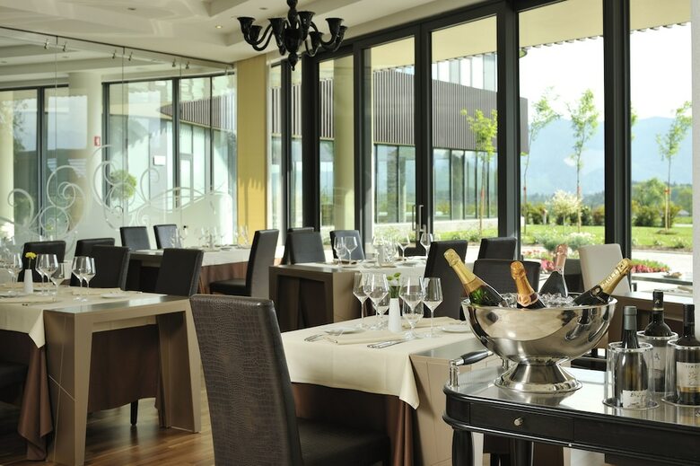 Lambergh Chateau & Hotel