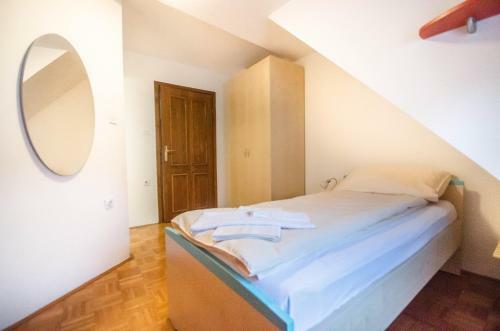 Hostal Guesthouse Skafar