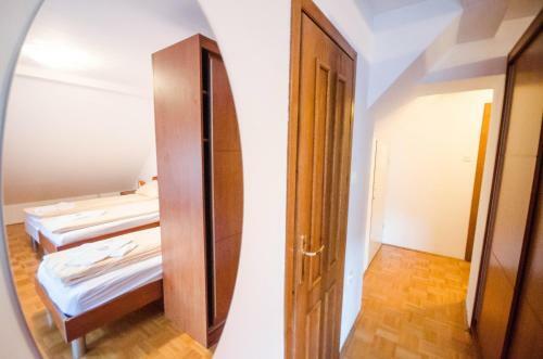 Hostal Guesthouse Skafar