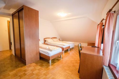 Hostal Guesthouse Skafar