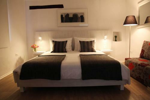 Hostal Garni Hotel Dvor