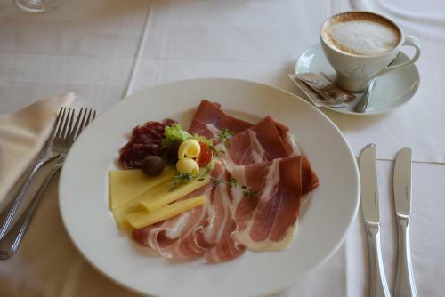 Hostal Restaurant Bric Dekani
