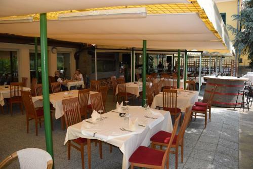 Hostal Restaurant Bric Dekani