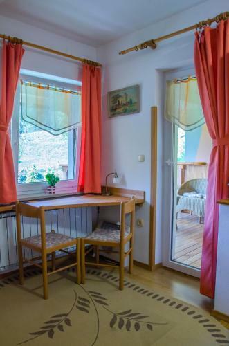 Bed & Breakfast Mi?kar Rooms