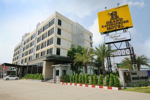 Grand Ratchapruek Hotel