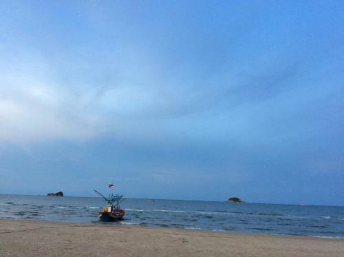 Apartamento Away Las Tortugas Beachfront Condo@hua Hin