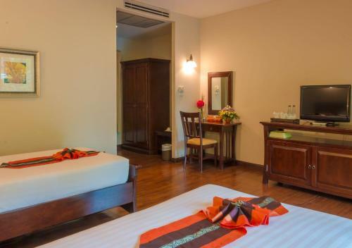 Hotel Phuwanalee Resort