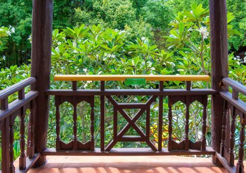 Hotel Phuwanalee Resort