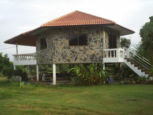 Ban Rim Nam Riverside Resort