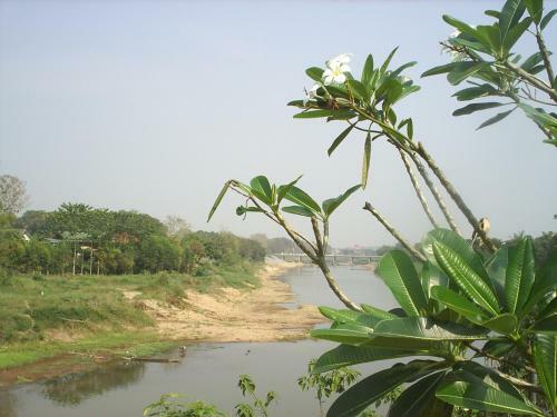 Ban Rim Nam Riverside Resort