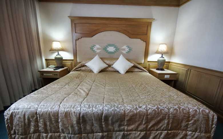 Dhevaraj Hotel
