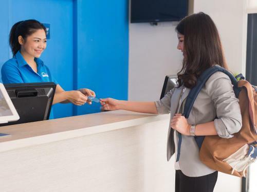 Hotel Hop Inn Sakon Nakhon