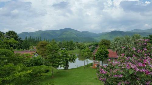 Hotel Tanaosri & Creekside Resort