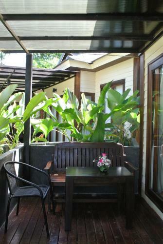 Hotel B52 Beach Resort