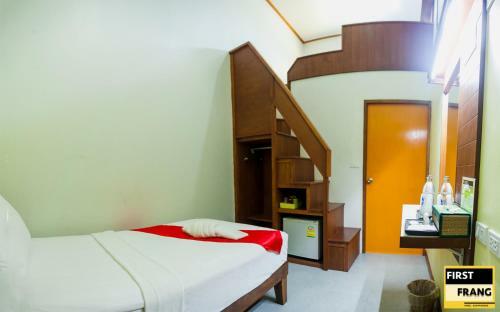 First And Frang Hotel