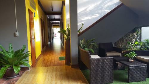 First And Frang Hotel