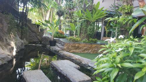 First And Frang Hotel