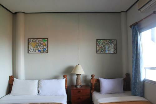 Hostal Baan Talay Guesthouse