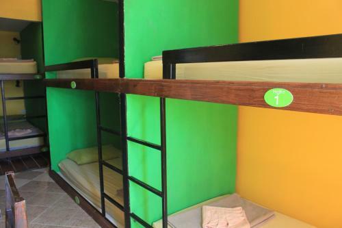 Hostal Baan Talay Guesthouse