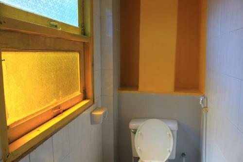 Hostal Baan Talay Guesthouse