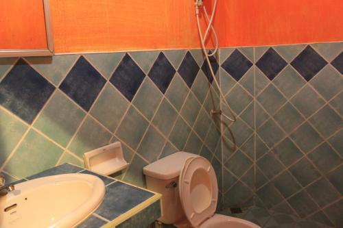Hostal Baan Talay Guesthouse