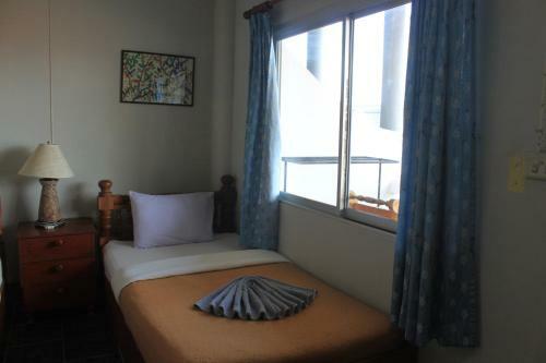 Hostal Baan Talay Guesthouse