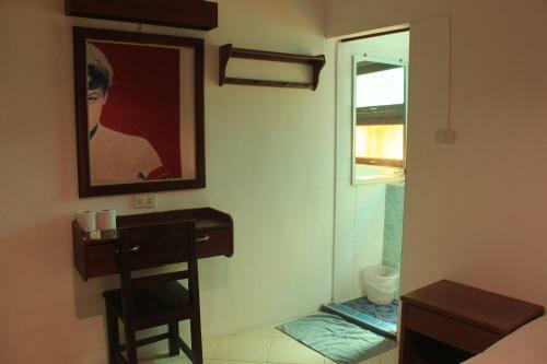 Hostal Baan Talay Guesthouse