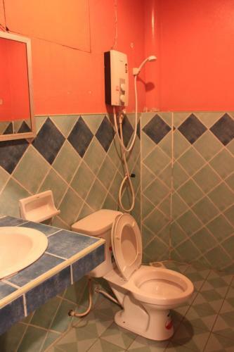 Hostal Baan Talay Guesthouse